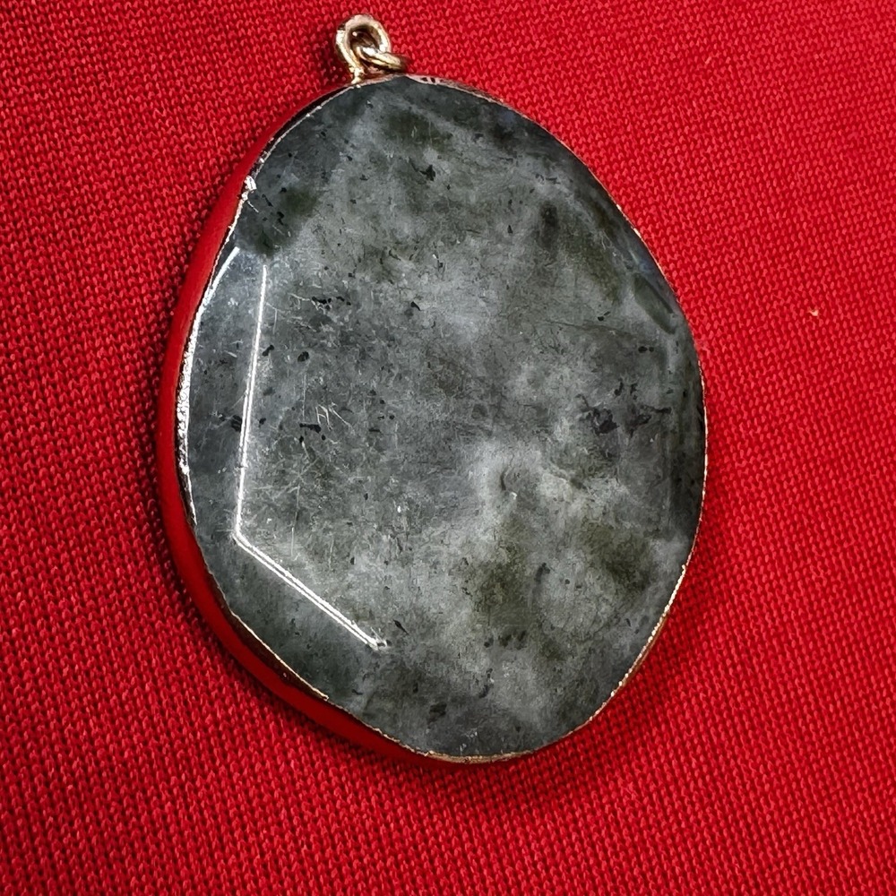 Labradorite Pendant Lined With Rose Gold Tone